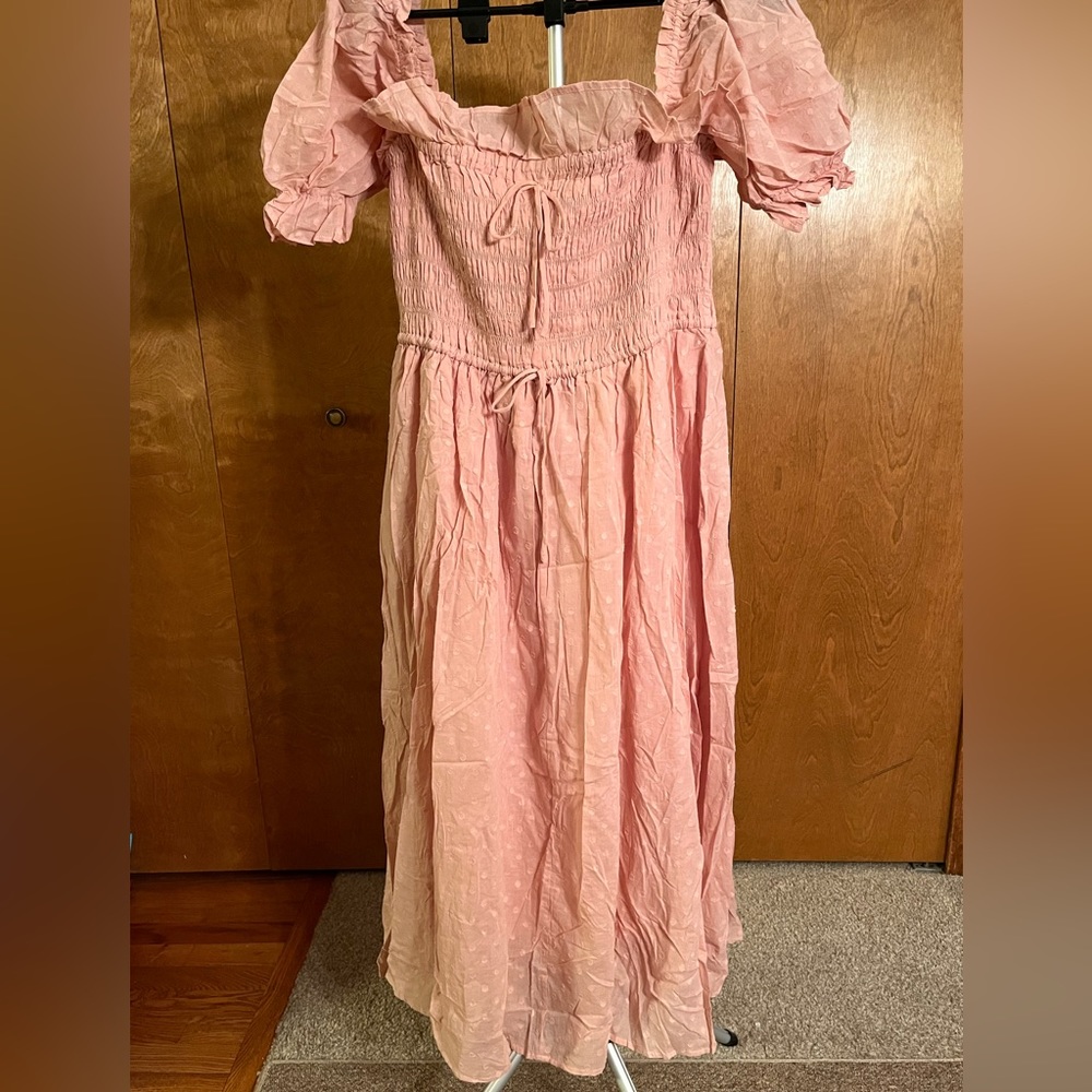 🎯Gorgeous Light Pink Boho dress.  Perfect for spring/summer.